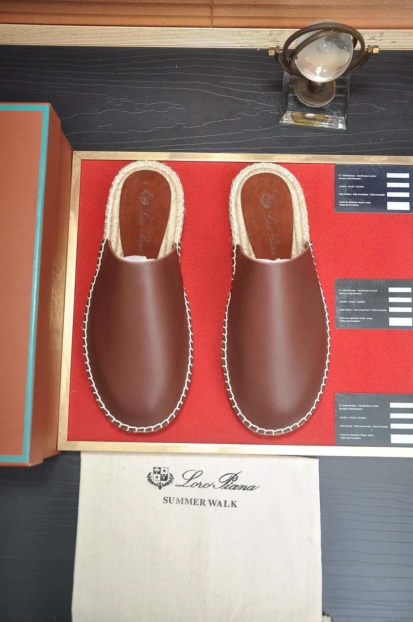 Men's men's shoes 💰540💶【𝐥𝐨𝐫𝐨 𝐏𝐢𝐚𝐧𝐚】lp classic loafers, an Italian treasure brand, the only brand that can match Hermès! Only after wearing it do we realize that we cannot let down our feet. The upper is imported cashmere, the lining of water-dyed cowhide ➕ the cowhide feet, the official original glass rubber outsole, and the pendant. Exclusive original packaging (tag ➕ brand paper ➕ outer box ➕ hand bag) code number: 38-45